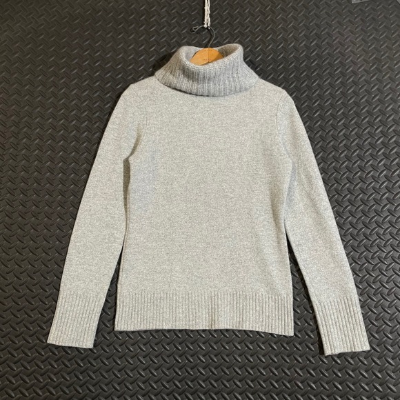 Ann Taylor Cashmere Light Gray Knit Turtle Neck Pullover Sweater Women's Medium - Picture 1 of 7